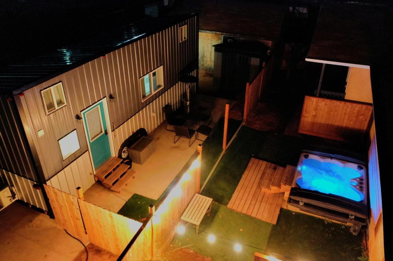 Tiny Home Hot Tub Colorado City Exterior photo