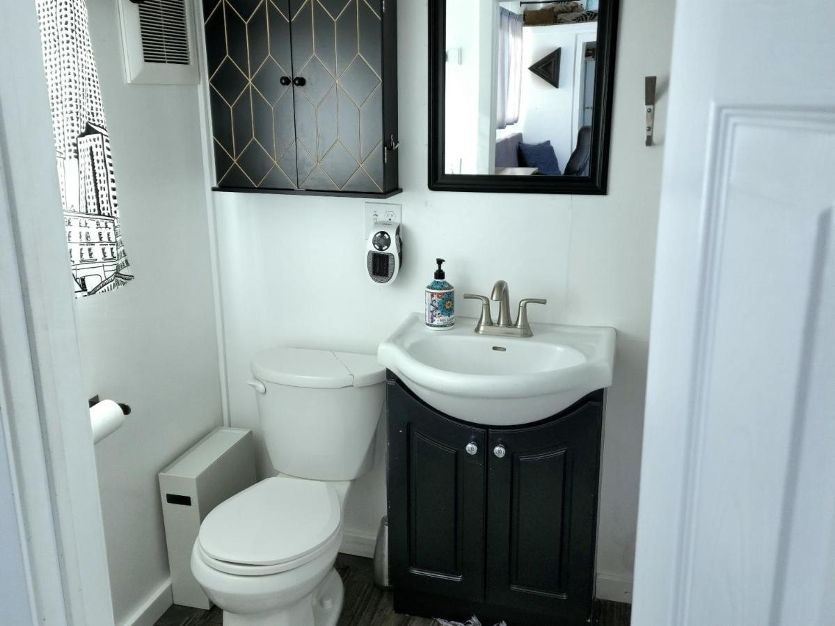 Tiny Home Hot Tub Colorado City Exterior photo